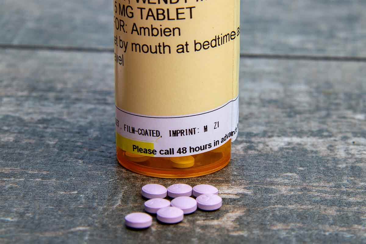 ambien cr pills with weight gain concern and health illustration