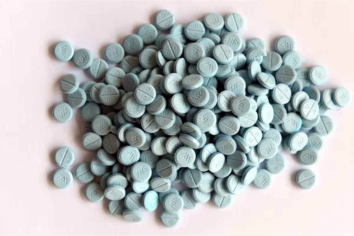 Red flags of fake Valium sellers online